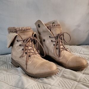 Tan/Biege 7 1/2 Cliffs by WHITE MOUNTAIN Tan Lace Up Boots with Cozy Collar